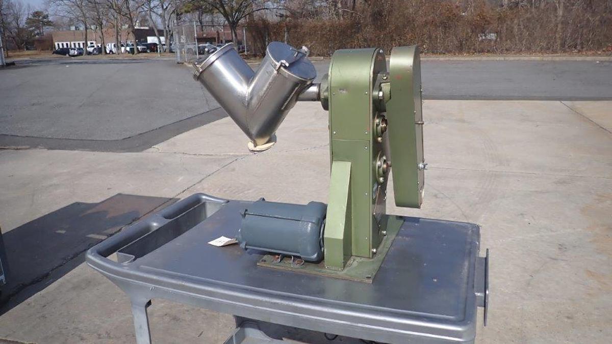 Used Patterson Kelley 8 Quart SS Twin Shell Tumbling Blender