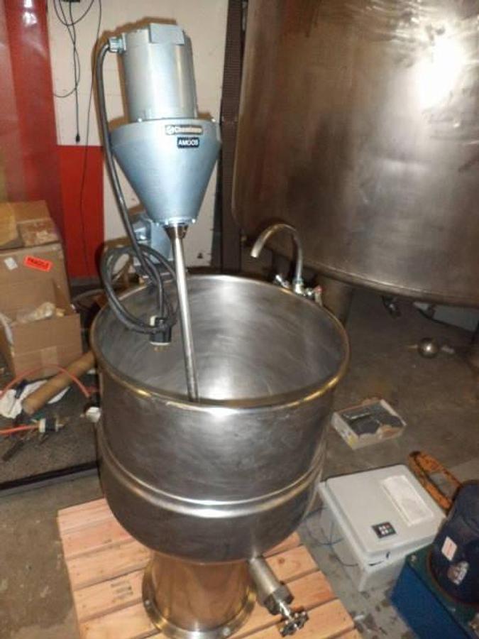 Used 25 gallon Cleveland Range jacketed mix kettle, 50PSI, CRN rated