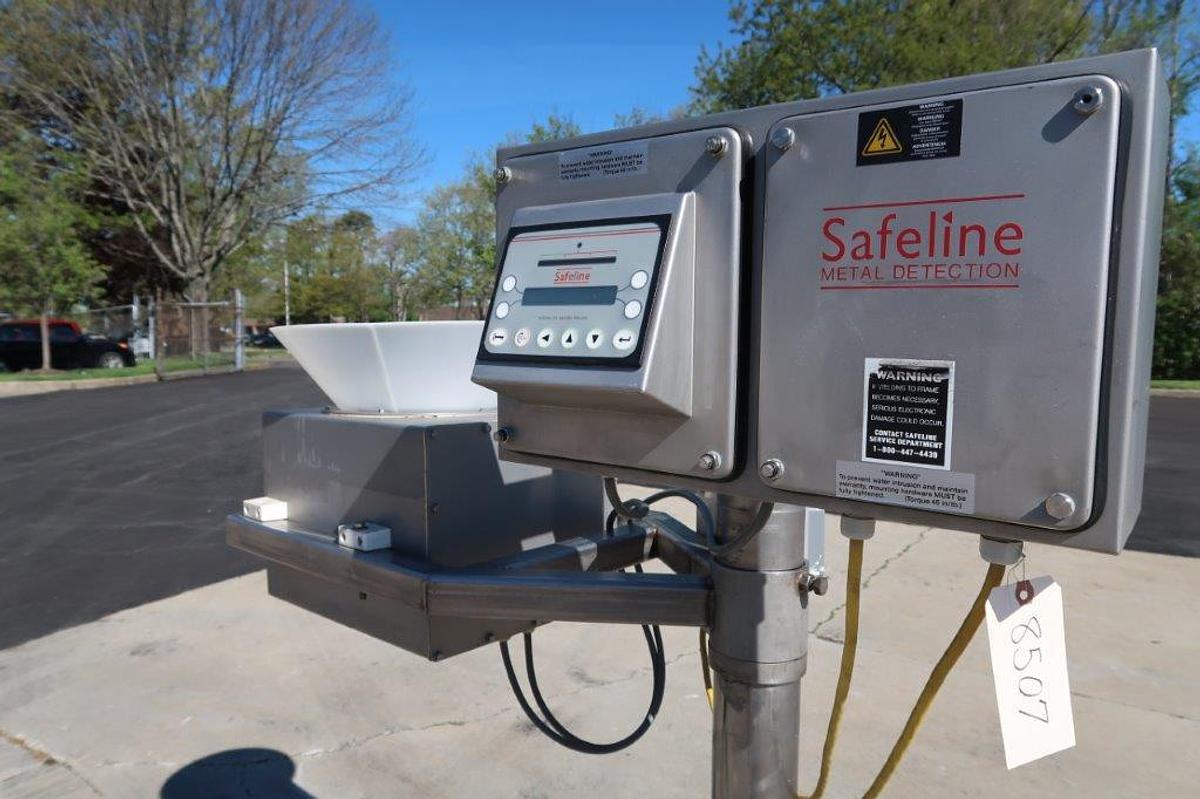 Used Safeline Gravity Flow Metal Detector, 10 In. Diameter Aperture