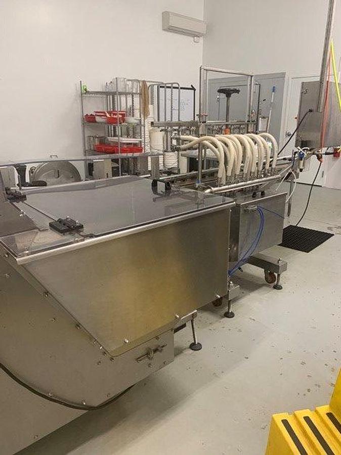 Used Acasi Eight Head Straight Line Automatic Pressure OverFlow Filling Machine With Screw Capper