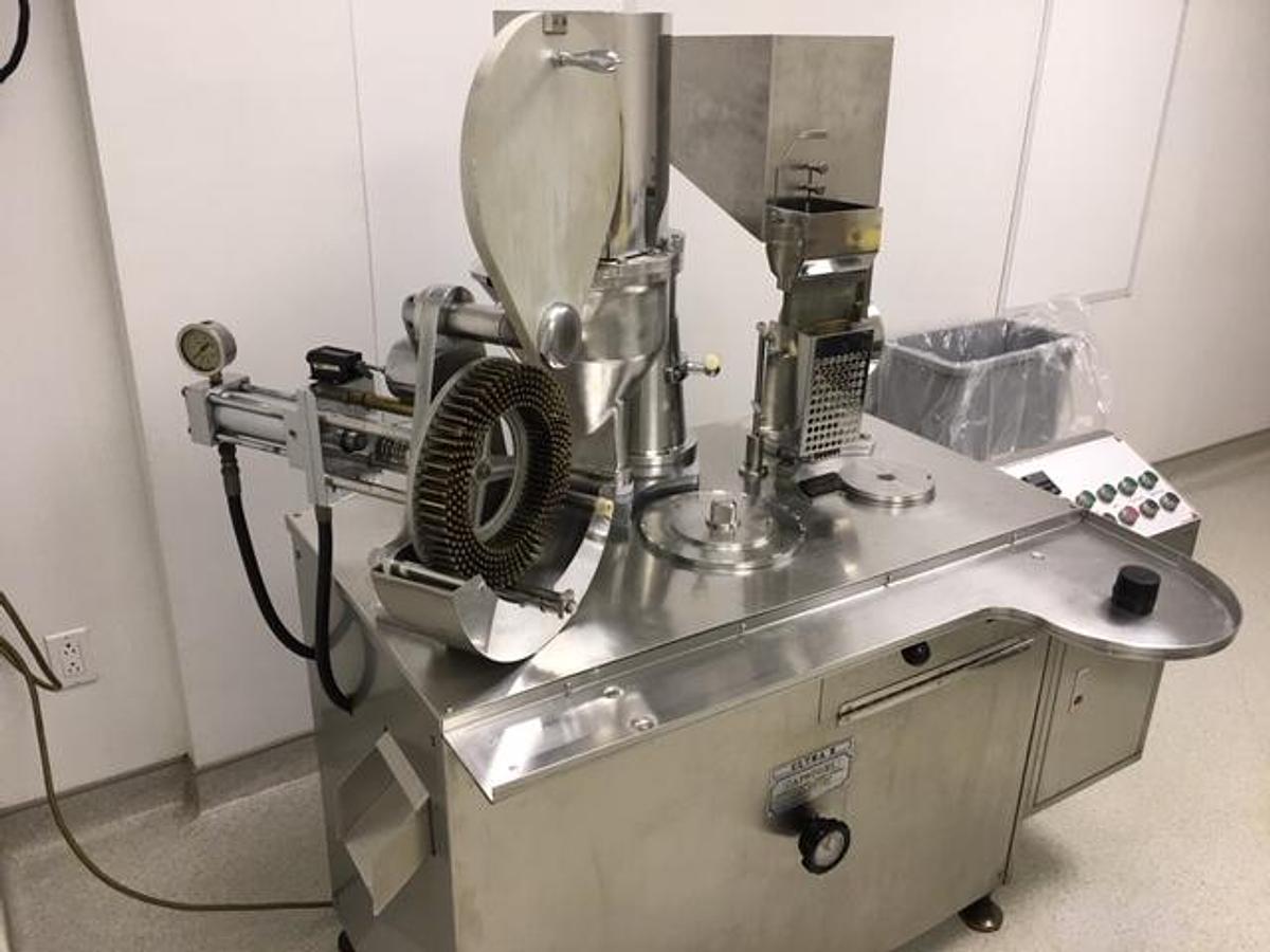 Used Capsugel Ultra 8 Encapsulator, 0,1, 00 Tooling