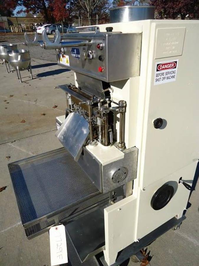 Used Toresani Mt-265a Four Punch Tortellini Machine