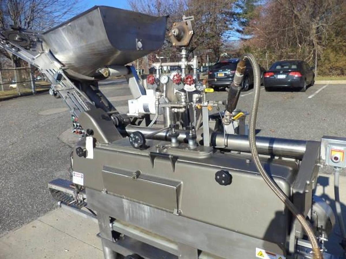 Used Crown 4LH High Speed Straight Line Vacuum Sealing Machine, 38mm  Diameter Caps