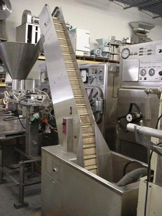 Used Stainless Steel Cleated Belt Inclined Elevator-