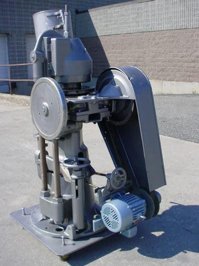 Used STOKES D3 16 STATION TABLET PRESS, “D”” Tablets”