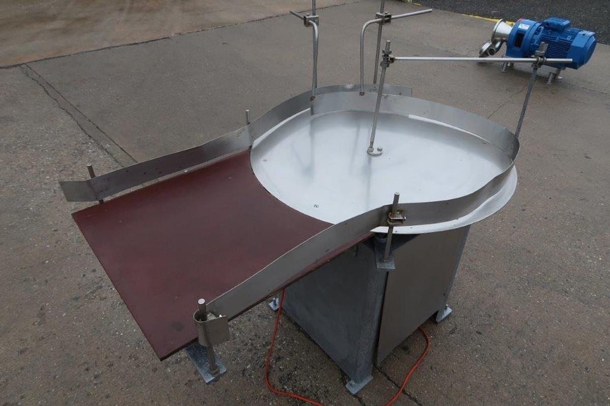 Used 36 In. Packaging Dynamics Rotary Unscrambling/Accumulating Table, with Unscrambling Shelf