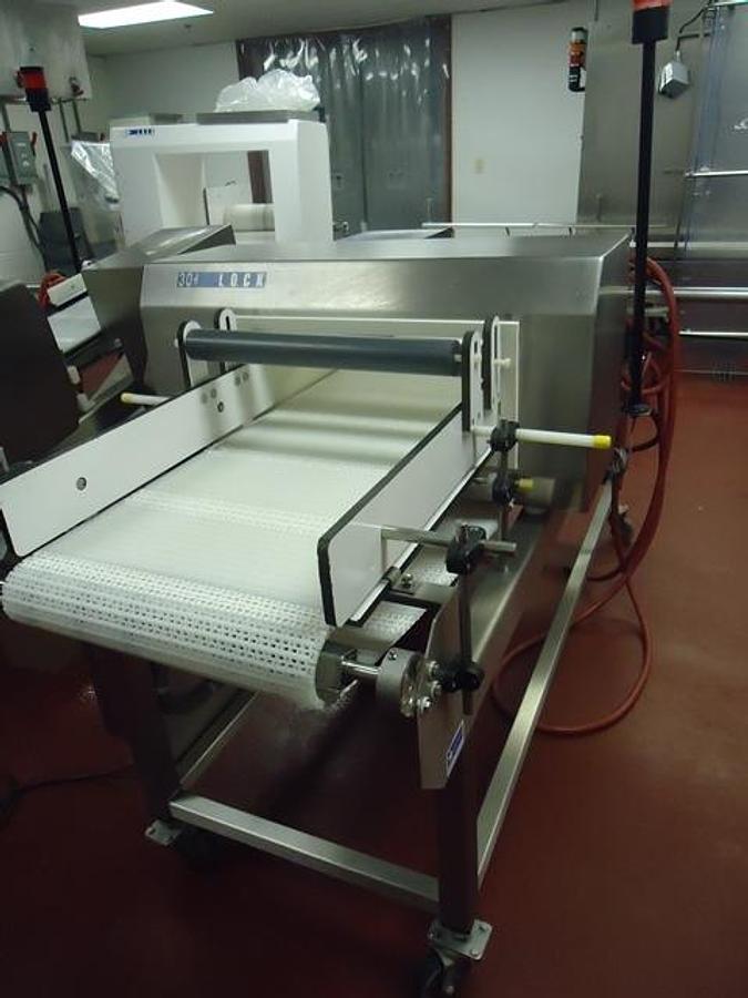 Used Loma/Lock Conveyorized Stainless Metal Detector, 19.5 In. Wide x 6.5 In. High