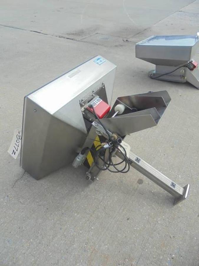 Used Hoppmann 23 In. X 24 In. Stainless Vibratory Feeder-