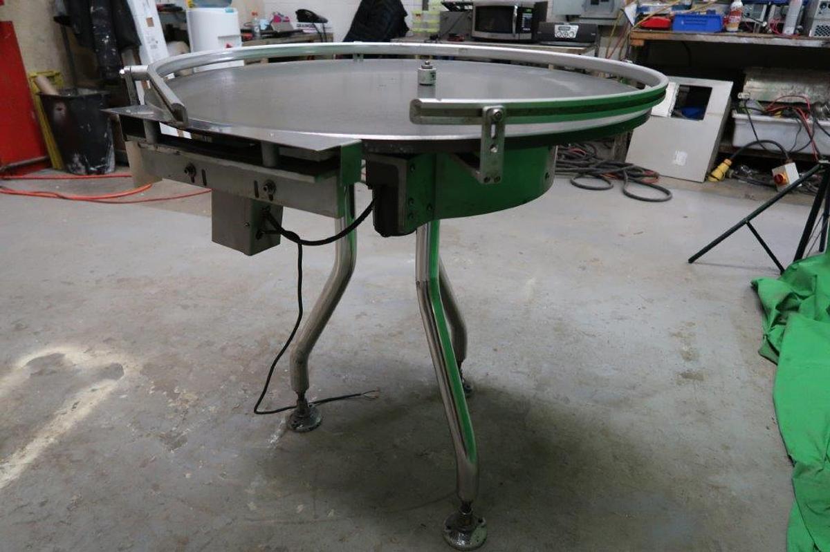 Used 36 In. Diameter Rotary Unscrambling/Accumulating Table, Variable Speed