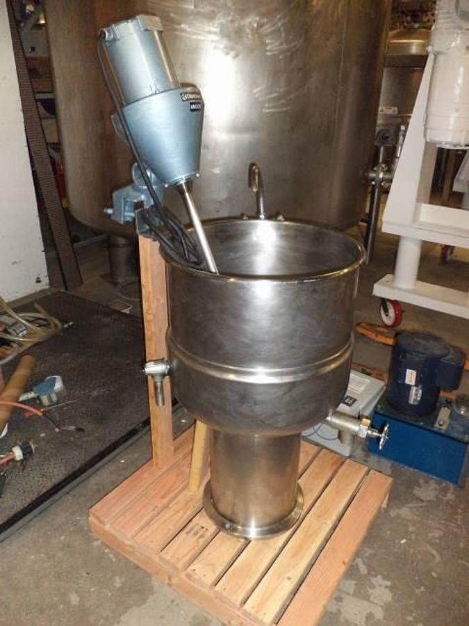 Used 25 gallon Cleveland Range jacketed mix kettle, 50PSI, CRN rated