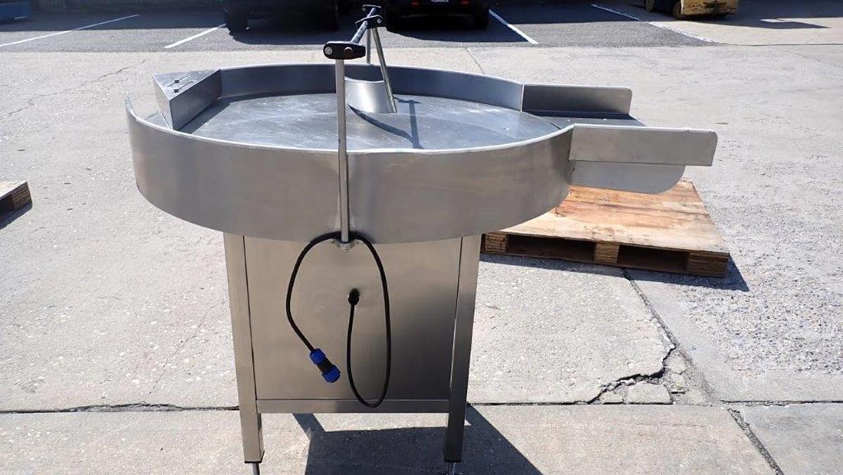 Used Metica 36 in. SS Rotary Unscrambling/Accumulating Table w/Shelf