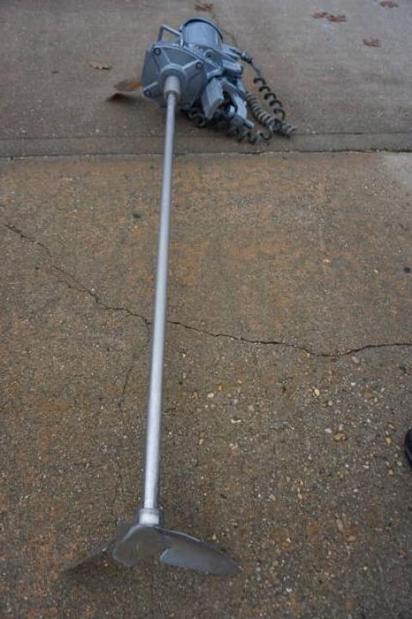 Used Chemineer 1 HP Clamp On portable mixer, 10 In. Blade