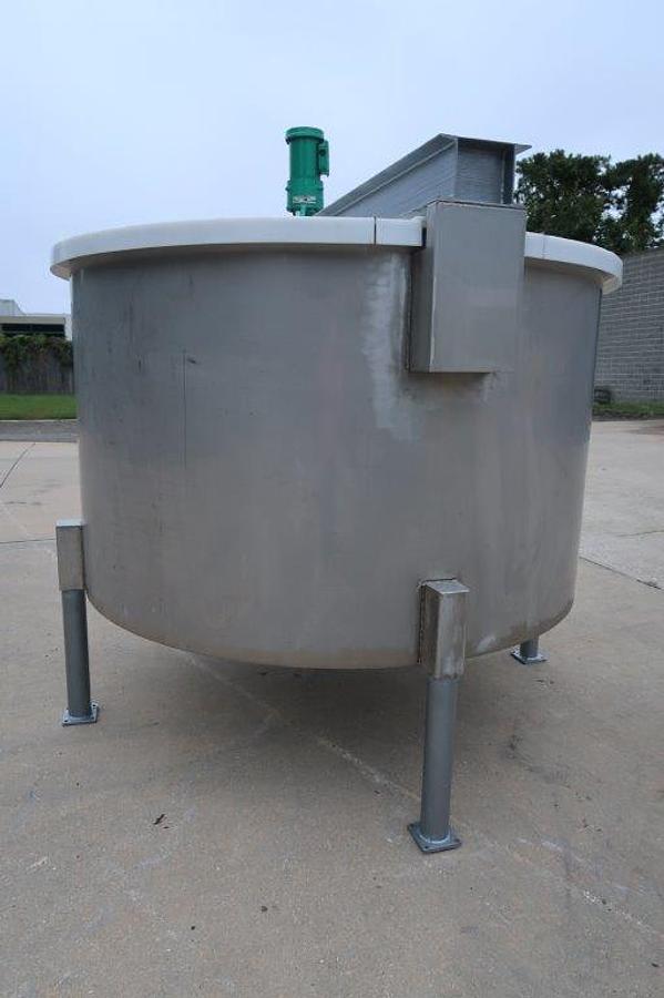 Used 1,000 Gallon Stainless Steel Vertical Mix Tank