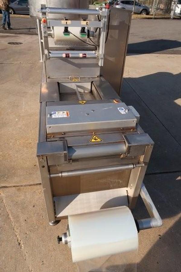 Used Variovac Optimus Thermoforming Form Fill Seal Machine