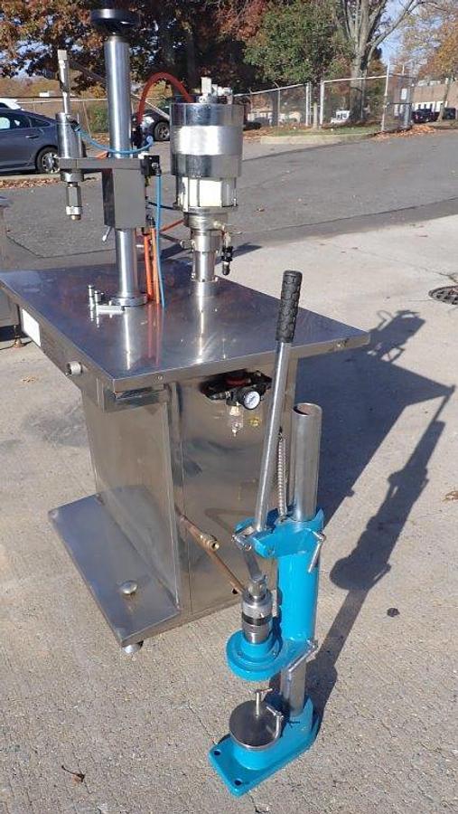 Used Yangzhou Media Semi-Automatic Aerosol Filler, Rated 600 Cans per Hour