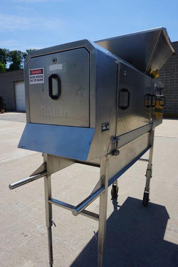 Used Rauch A12 Grape Destemmer/Crusher, Portable