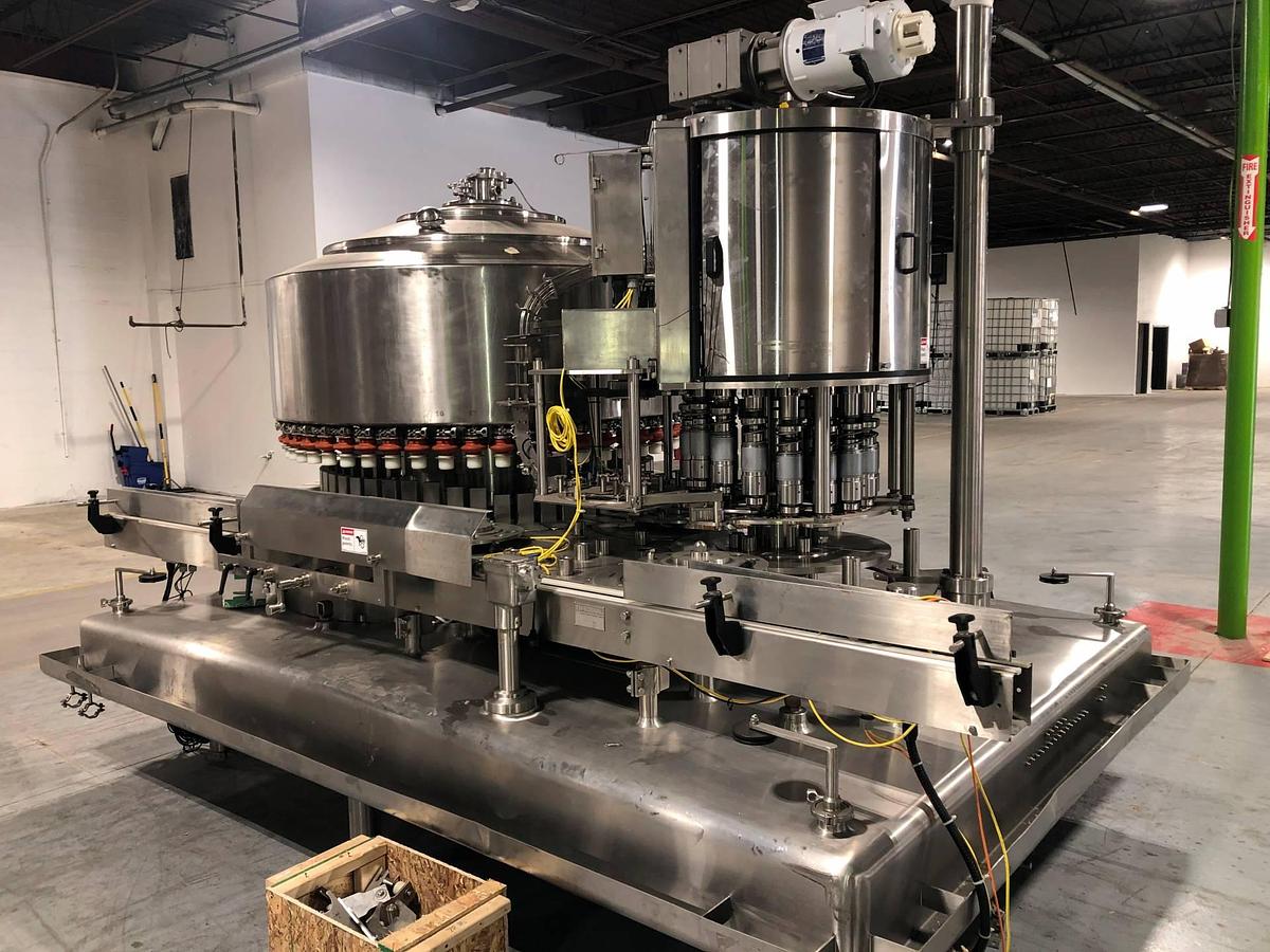 Used Federal 51 Valve Rotary Filler With 17 Head Cap Station, Juice Filling