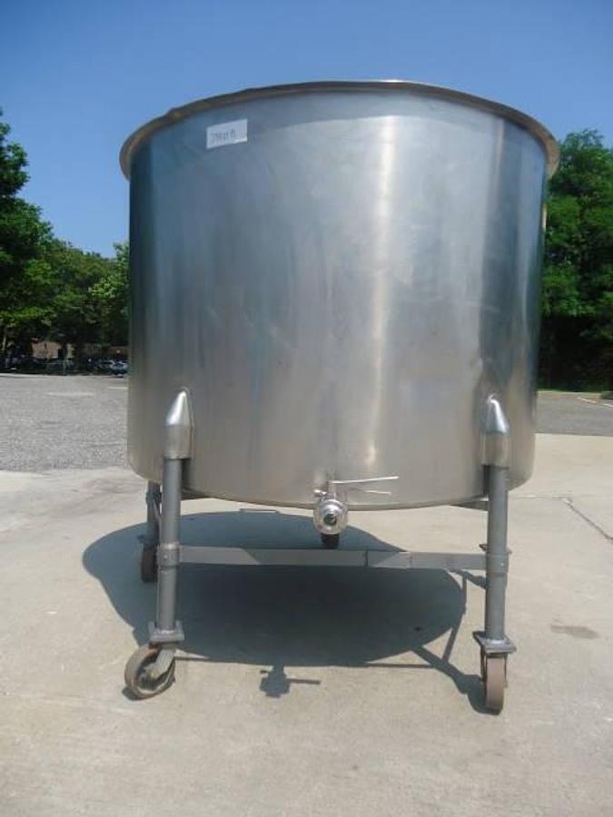 Used 600 Gallon Stainless Steel Vertical Tank, Portable