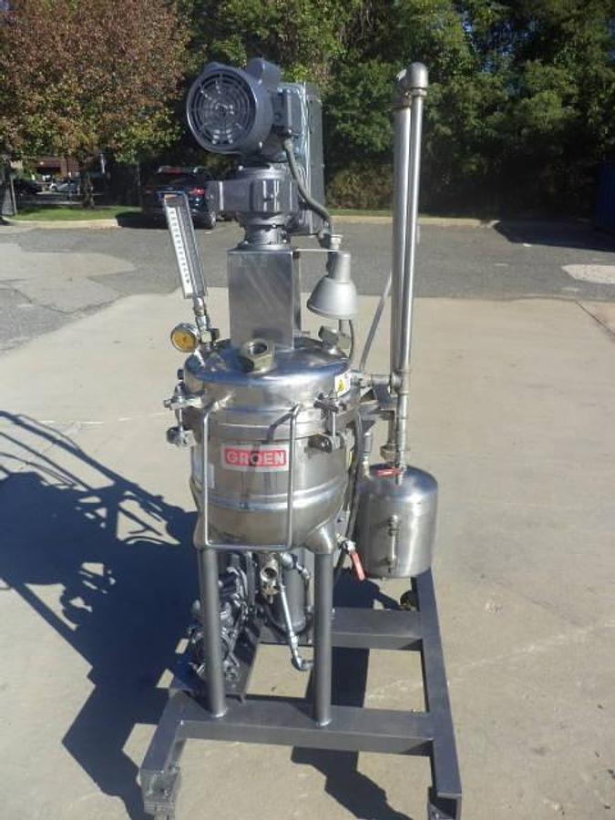 Used 10 Gallon Groen Stainless Steel Jacketed Vacuum Kettle/Reactor, 100 PSI