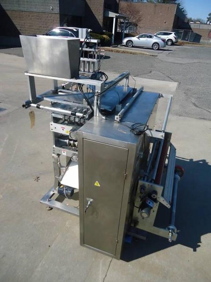 Used Five Lane Vertical Pouching Machine For Creams/Sauces, Stainless