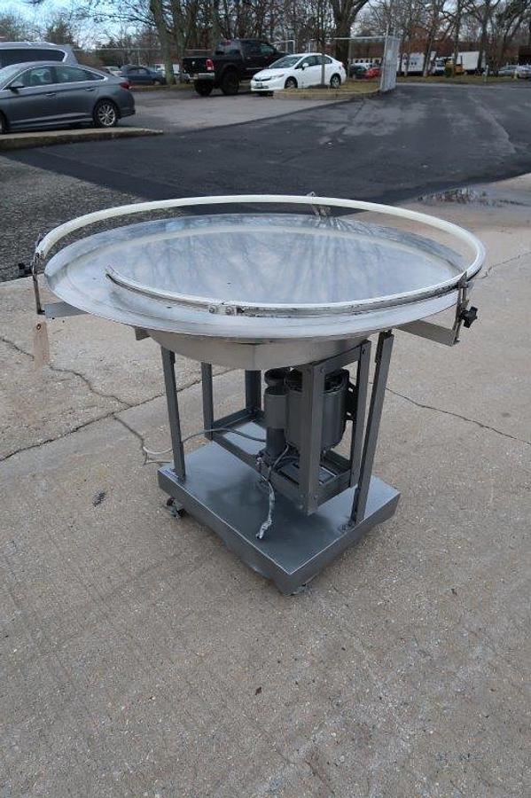 Used 42 In. Diameter Rotary Unscrambling/Accumulating Table,  Single Phase Motor