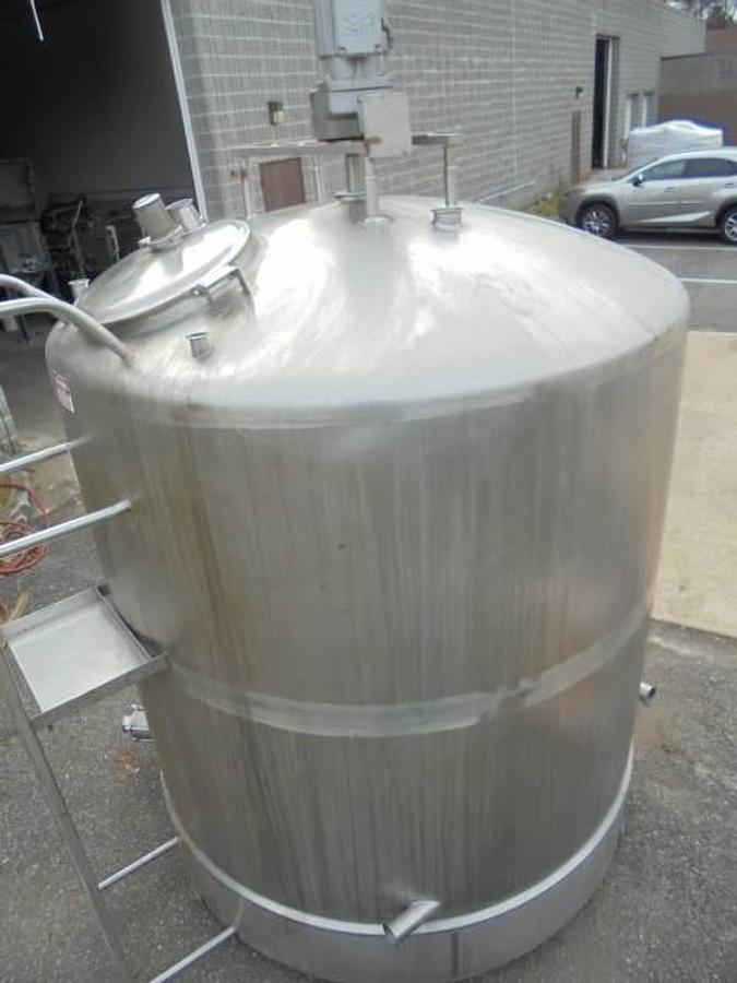 Used 1,500 Gallon Cherry Burrell Stainless Steel Closed Mix Tank with Pitched Bladed Agitators
