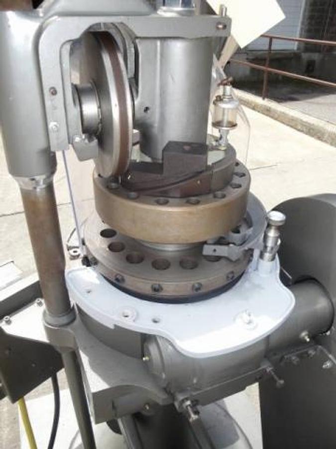 Used Manesty B3b Rotary Tablet Press, 16 Station