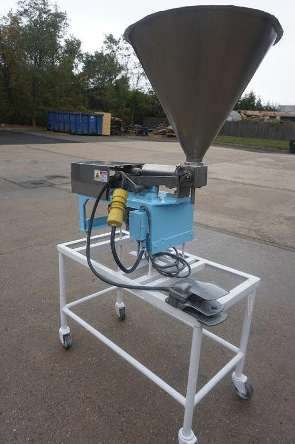 Used Simplex Single Piston Filling Machine, Single Phase Electrics