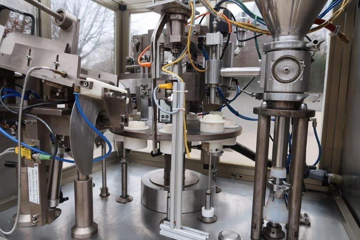 Used Prosys RT30 Plastic Tube Filling and Sealing Machine, Hot Air