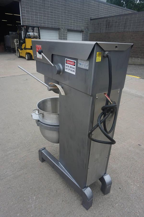 Used 60 Quart Welbilt Bowl Mixer, 3 HP