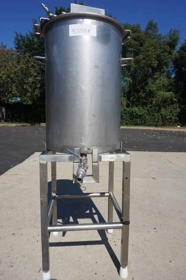 Used 35 Gallon Stainless Steel Mix Tank, Air Operated