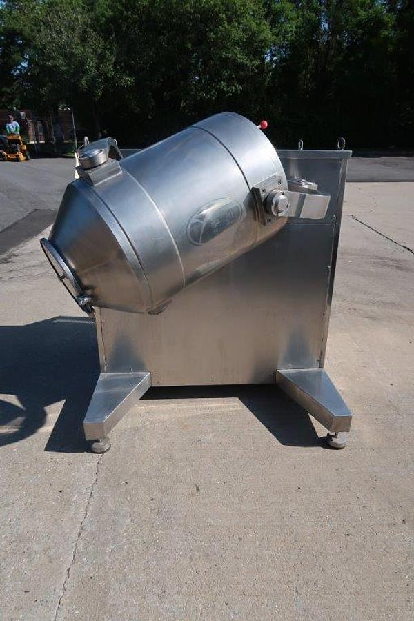 Used YuTong 200 Liter SS Multi-Directional Tumbling Mixer