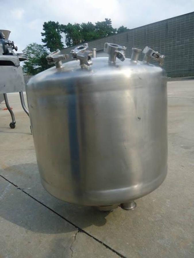Used 10 Gallon Stainless Steel Closed Tank