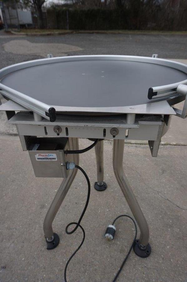 Used 28 In. Diameter Rotary Unscrambling/Accumulating Table, Variable Speed