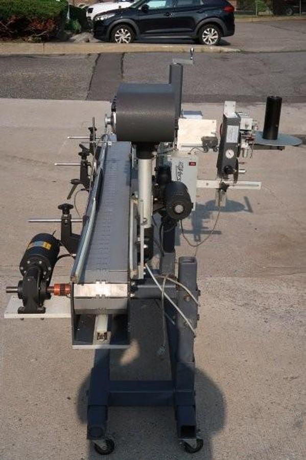 Used Universal Automatic Wraparound Labeler