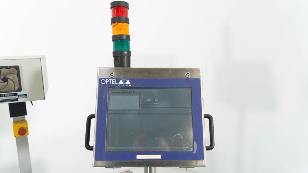 Used Quadrel VersaLine Spot/Wraparound Pressure Sensitive Labeler