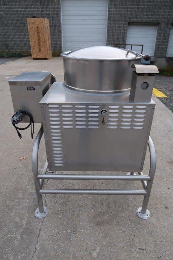 Used 40 Gallon Cleveland SS Self-Contained Gas-Fired Kettle
