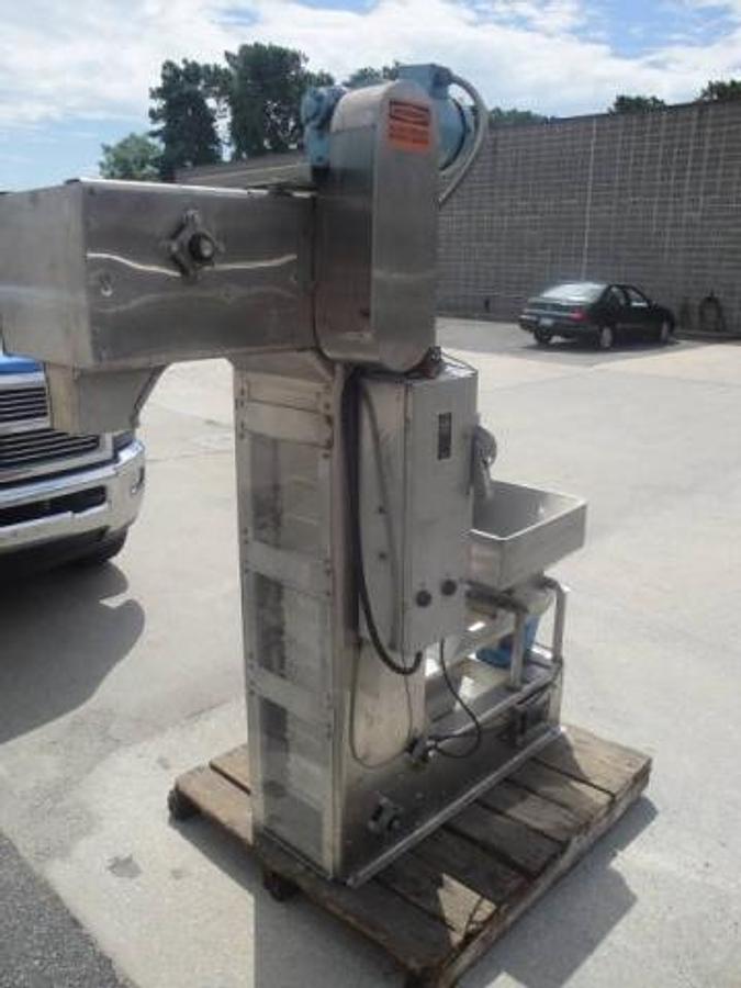 Used Ss Bucket Elevator/Cap Escalator, Plastic Buckets
