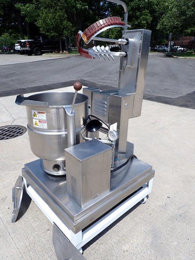 Used 10 Gallon Groen Twin Action Scraper Jacketed Kettle, Self-Contained Electric