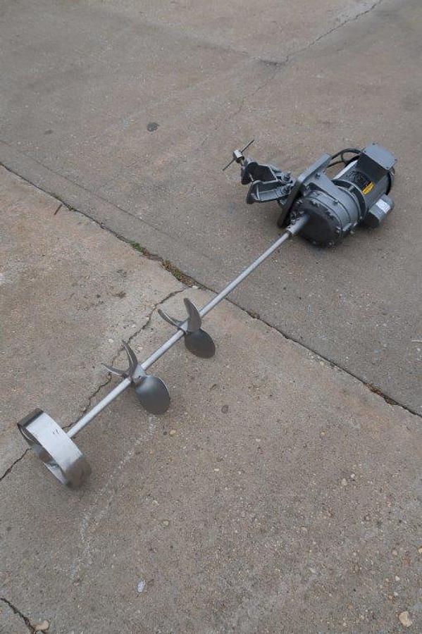 Used 1/2 HP Clamp-on Portable Agitator, Single Phase