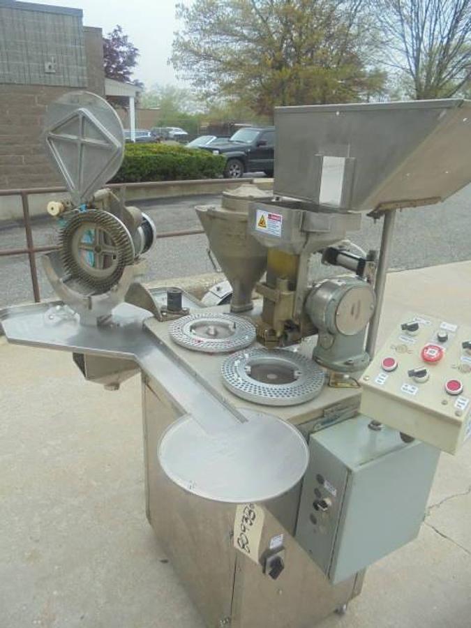 Used Shionogi Qualicaps “Quali-Fill” 8S Semi-Automatic Capsule Filler