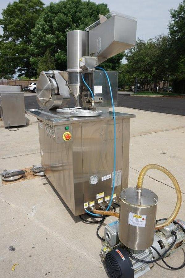 Used Semi-Automatic Encapsulator, Size 00, 0, 1 and 2 Tooling, Manufactured 2016
