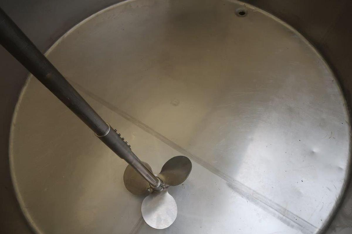 Used Permasan 1,100 Gallon Stainless Vertical Mix Tank