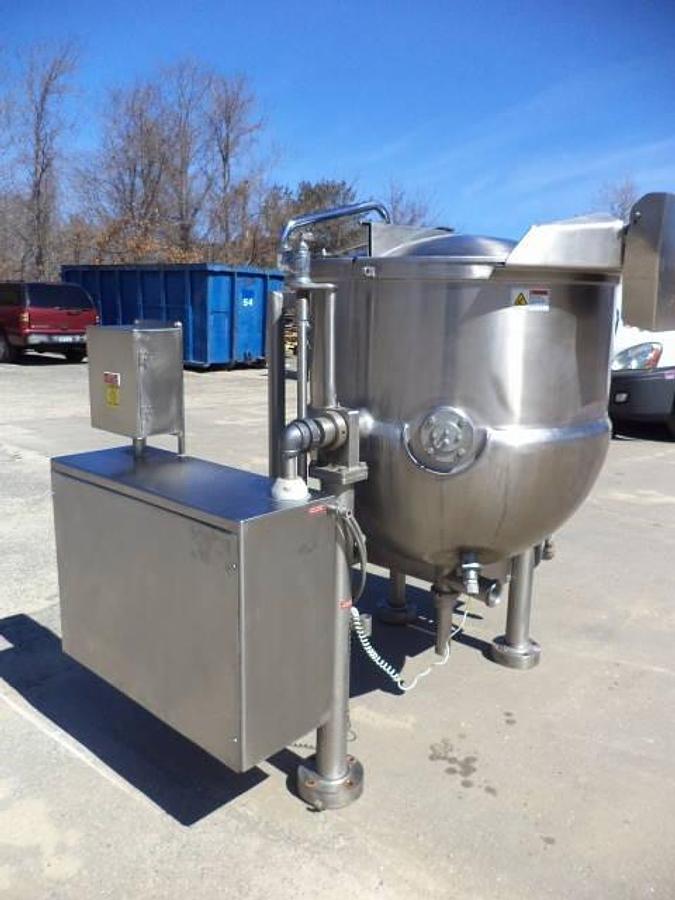 Used 100 gallon Cleveland Range 316SS Cook/Chill Horizontal Agitator Tilt Kettle, 100 PSI jacket-