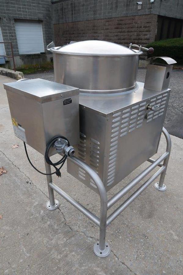 Used 40 Gallon Cleveland SS Self-Contained Gas-Fired Kettle