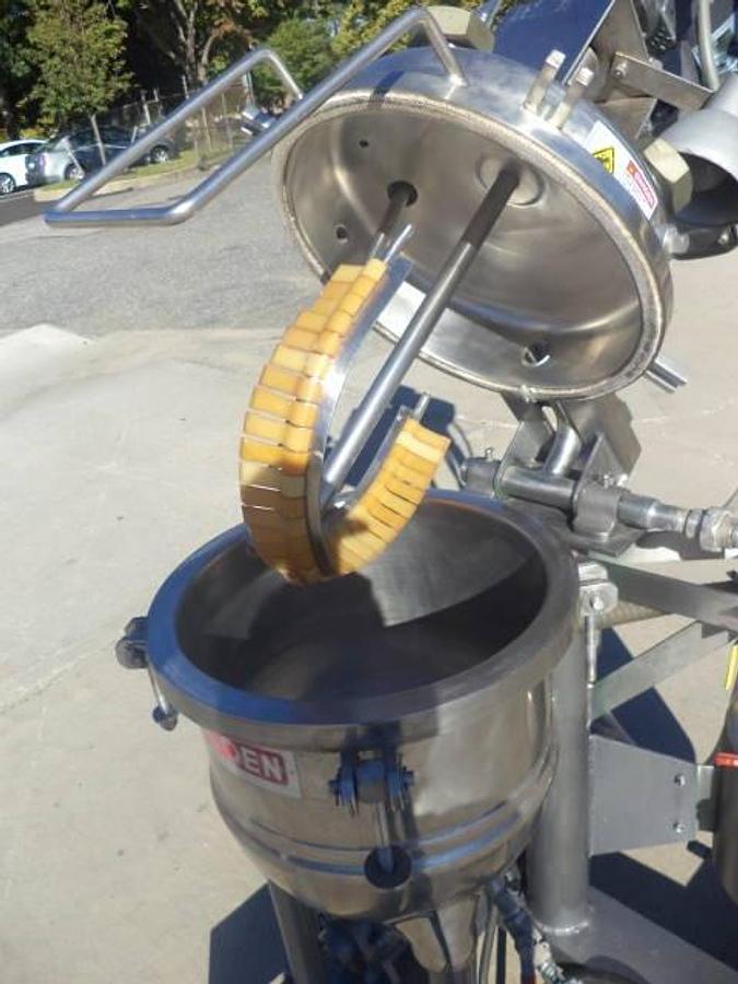 Used 10 Gallon Groen Stainless Steel Jacketed Vacuum Kettle/Reactor, 100 PSI