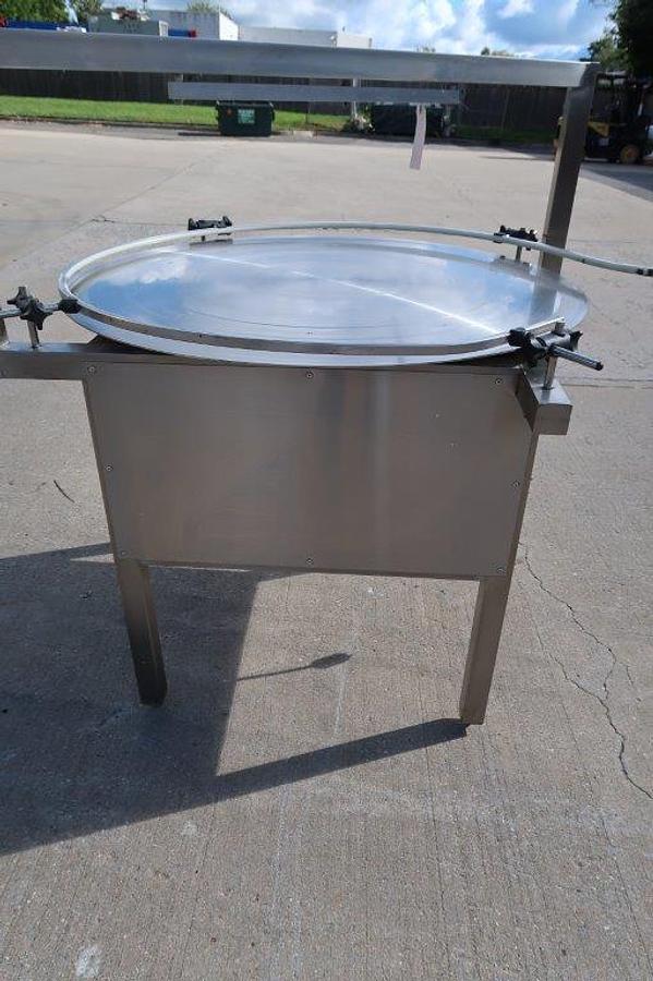 Used 42 In. Diameter SS Rotary Unscrambling/Accumulating Table