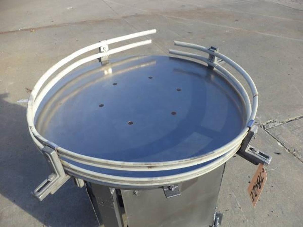 Used 36 inch diameter rotary unscrambling/accumulating table, variable speed