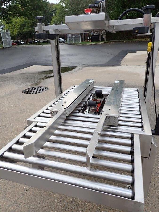 Used Highlight Industries “Magnum 2300-SDU” Stainless Steel Top and Bottom Case Taper