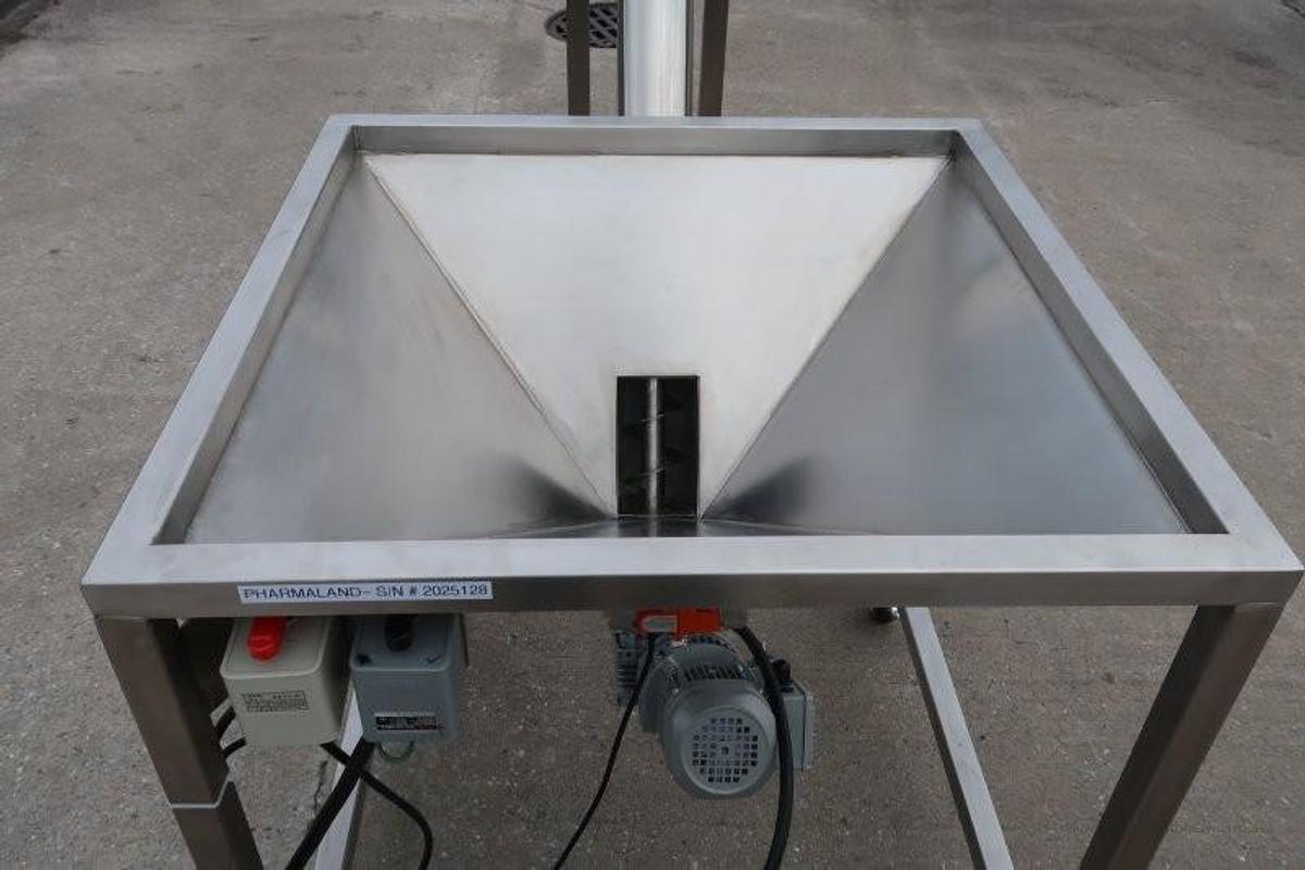 Used Inclined Stainless Steel Screw Feeder/Conveyor, with Vibratory Hopper